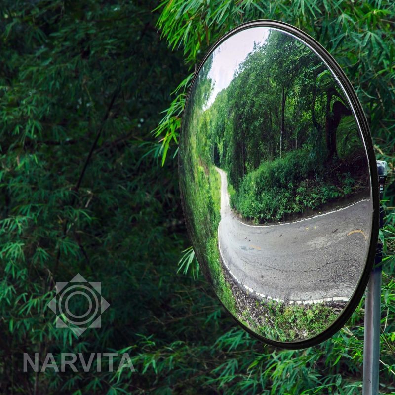 nematamoje zonoje veidrodis